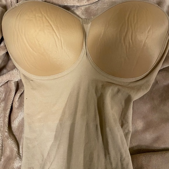Never worn body shaper.I bought for my wedding but I was gifted aSPANX instead. - Picture 11 of 12